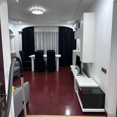 Apartament Complex Bukarest Eksteriør billede