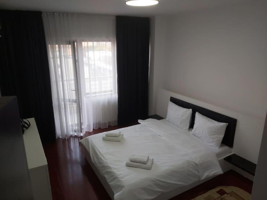 Apartament Complex Bukarest Eksteriør billede